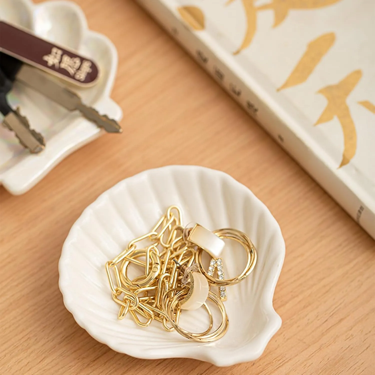 Ceramic Shell Shape Ceramic Jewelry Tray Jewelry Holder Trinket Dish for Jewelry Ocean Style Necklace Earring Ring Holder