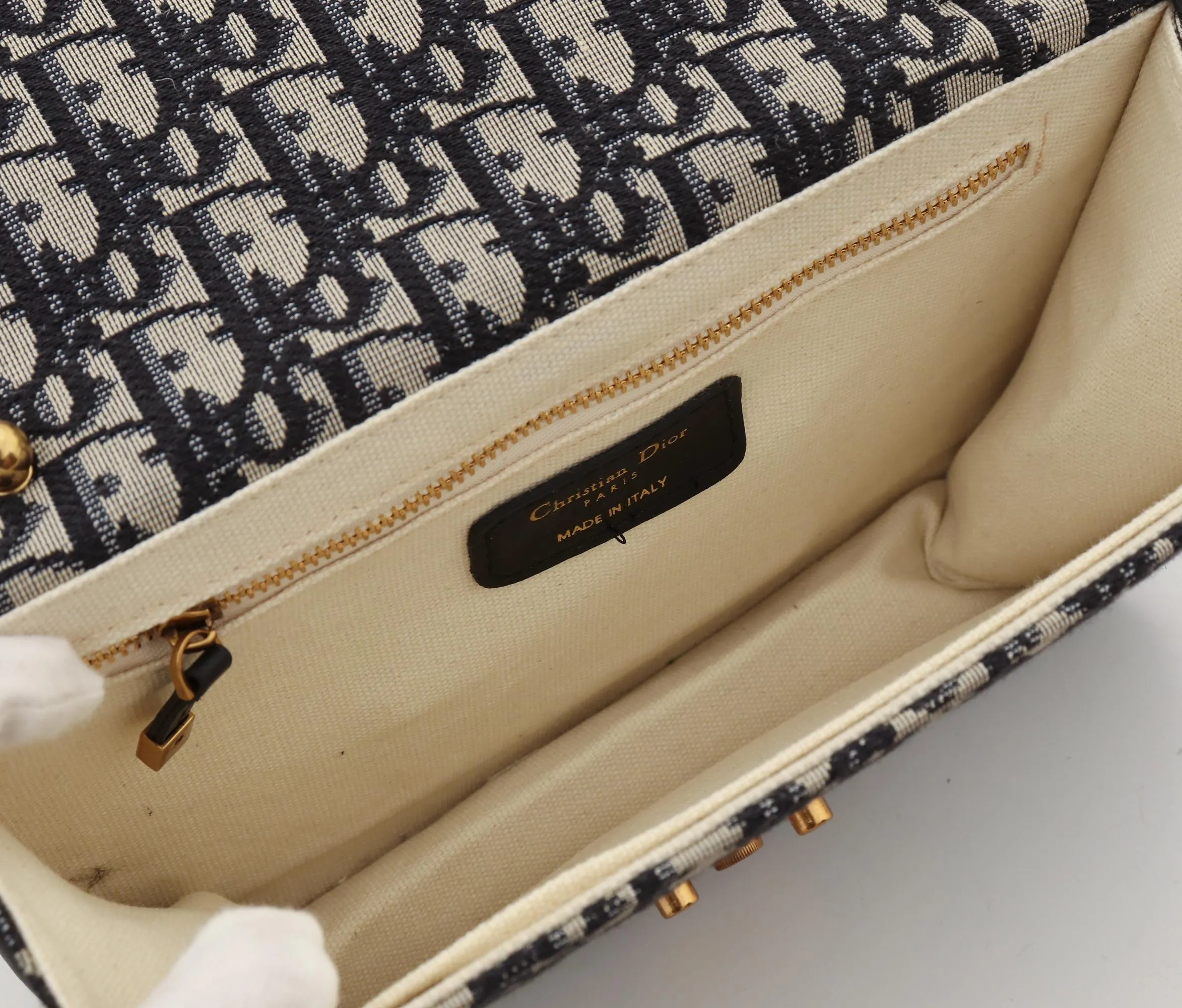 Designer Handbags DR 220