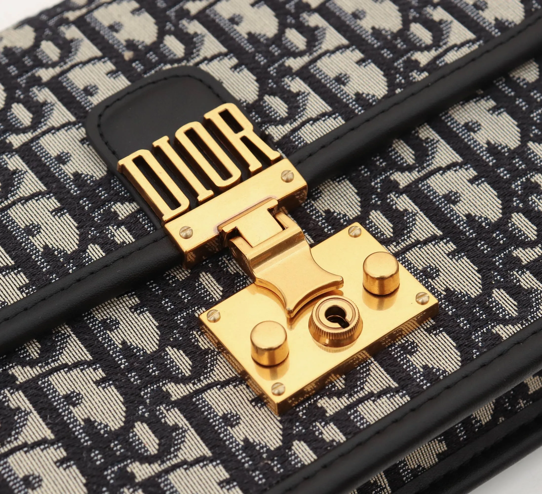 Designer Handbags DR 220