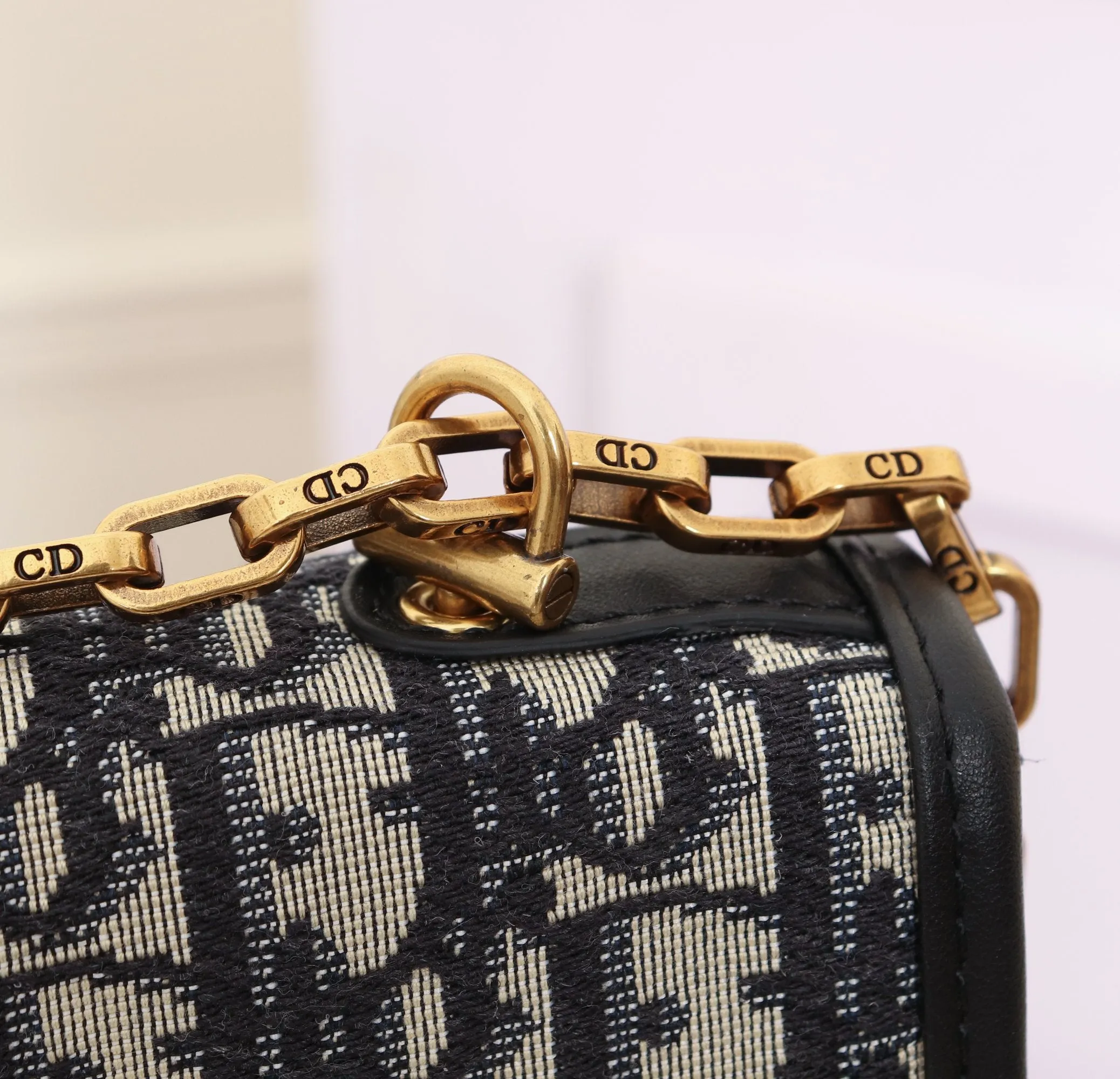 Designer Handbags DR 220