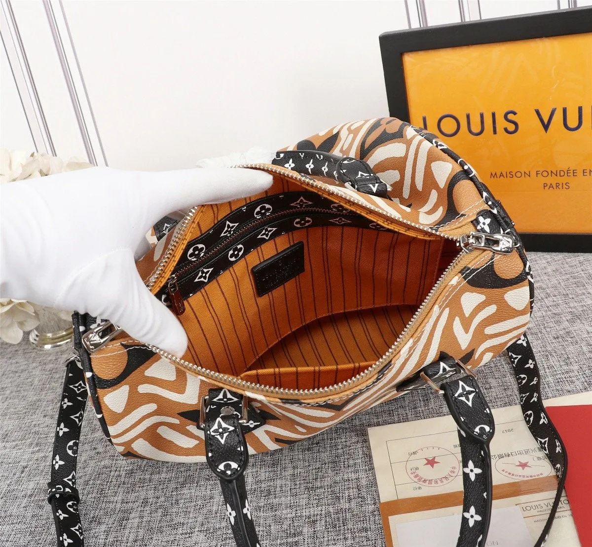 Designer Handbags LN 186