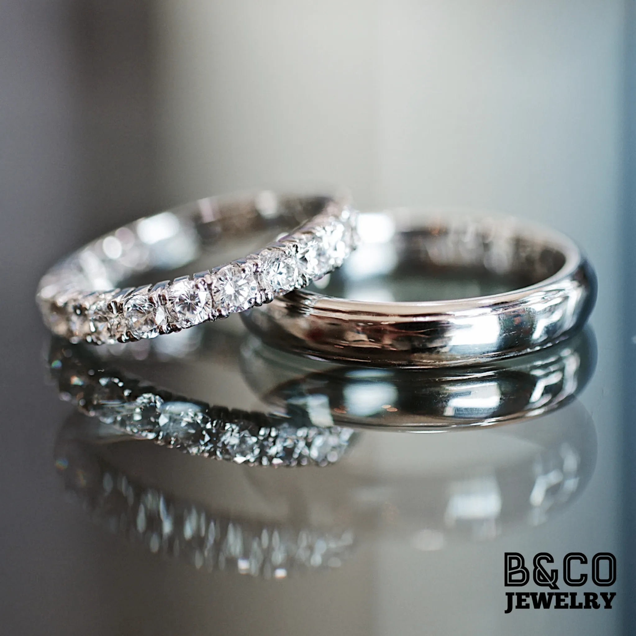 Minimalist Tres Wedding Rings