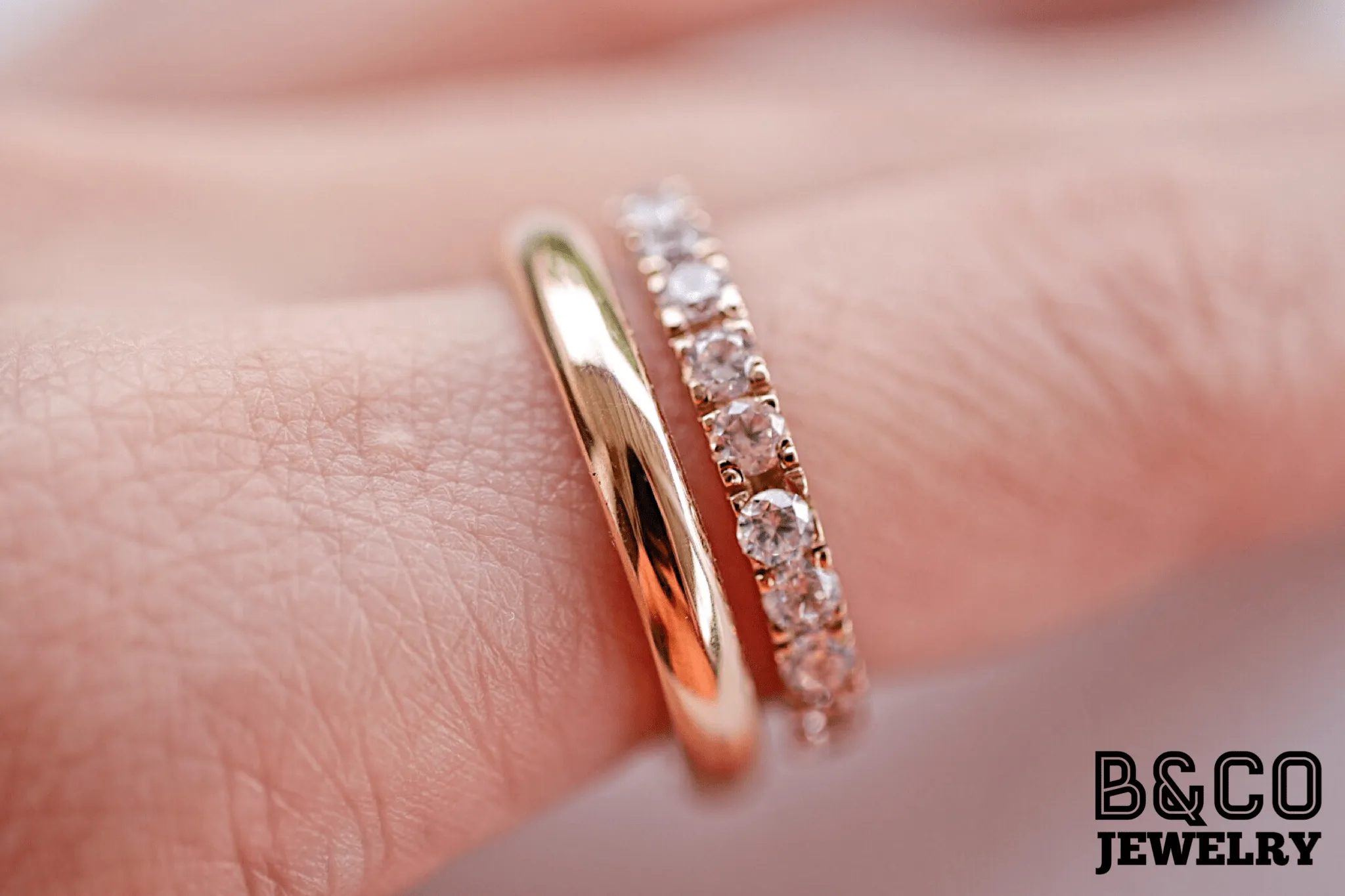 Minimalist Uno Wedding Rings