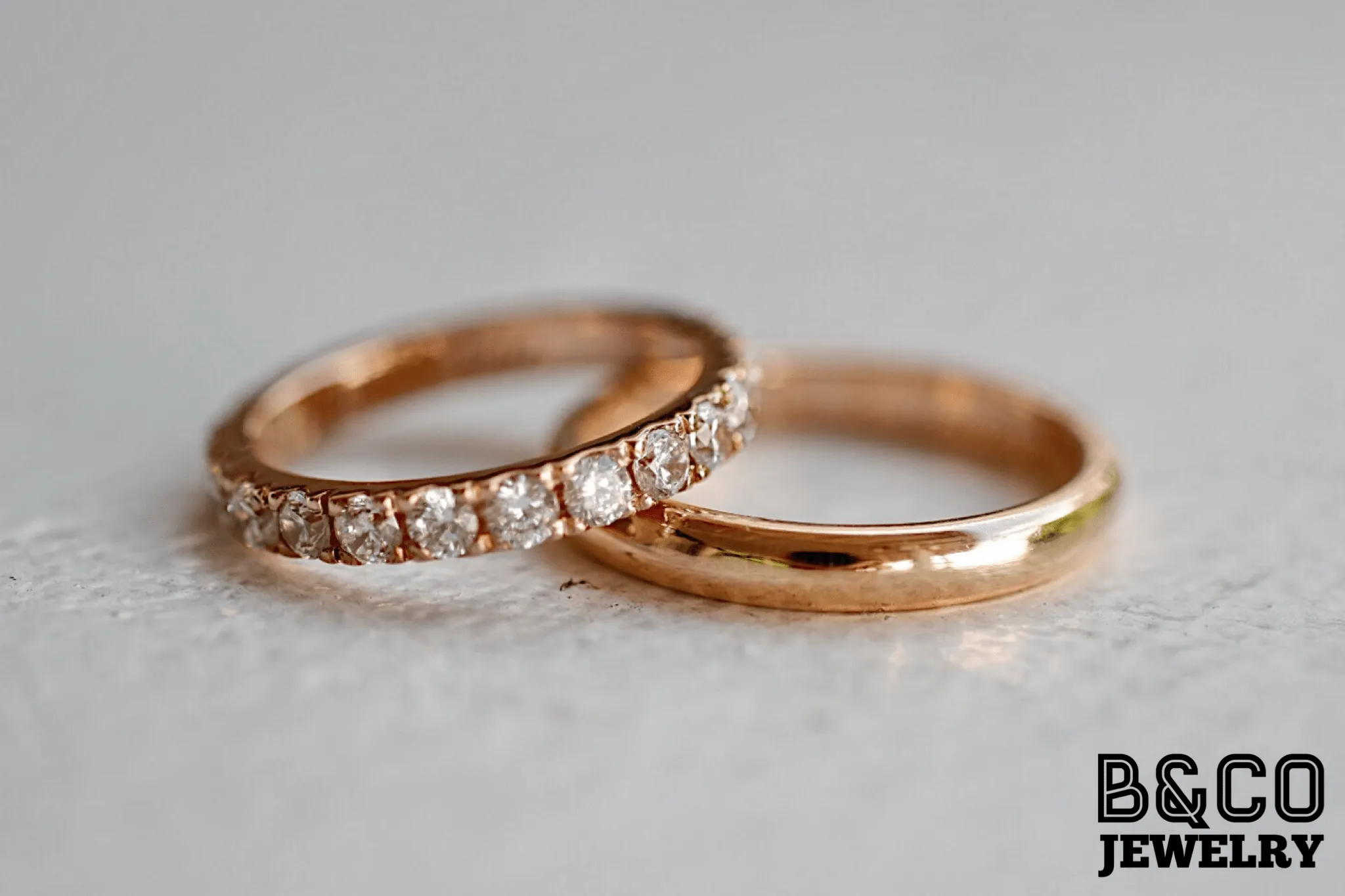 Minimalist Uno Wedding Rings