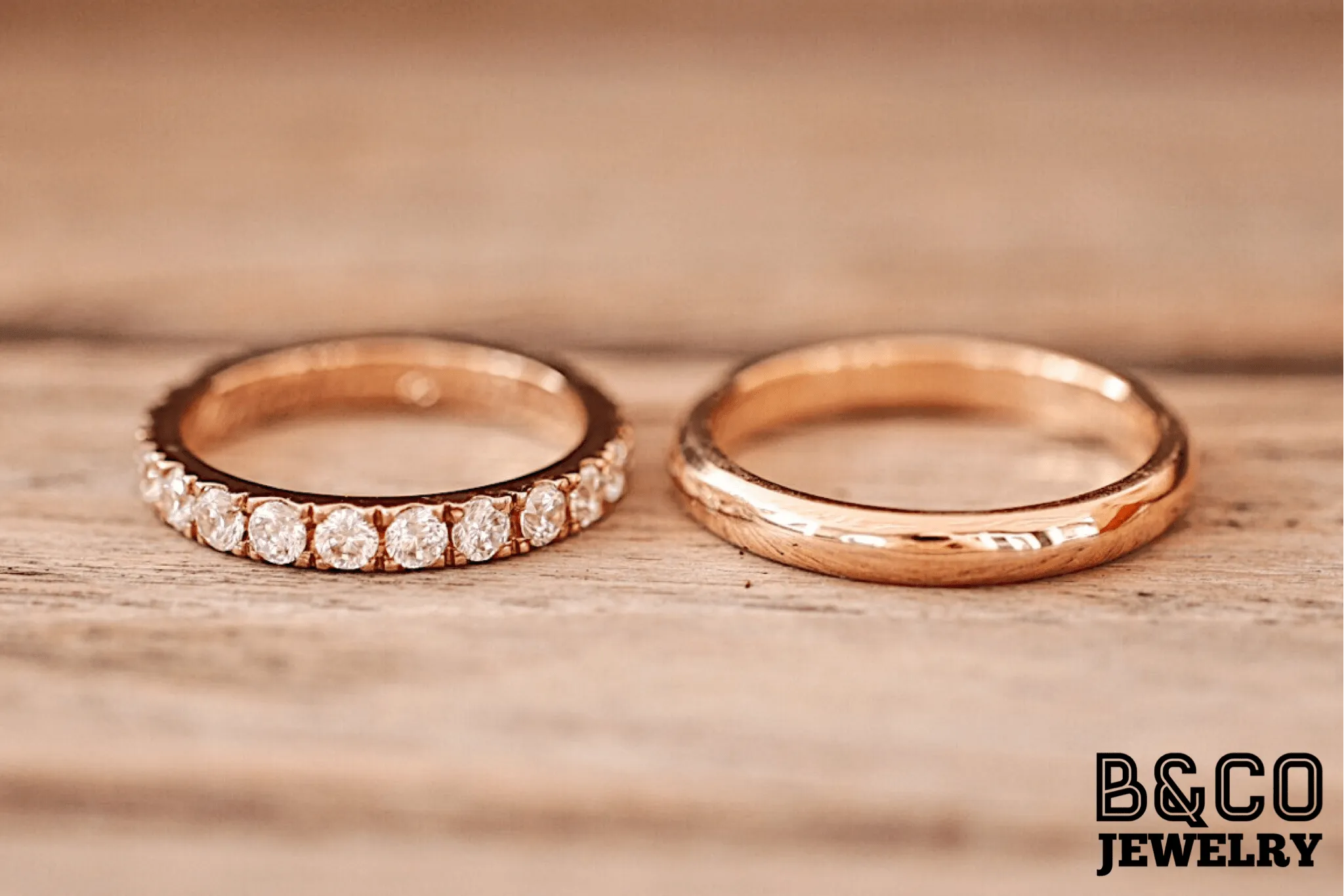 Minimalist Uno Wedding Rings
