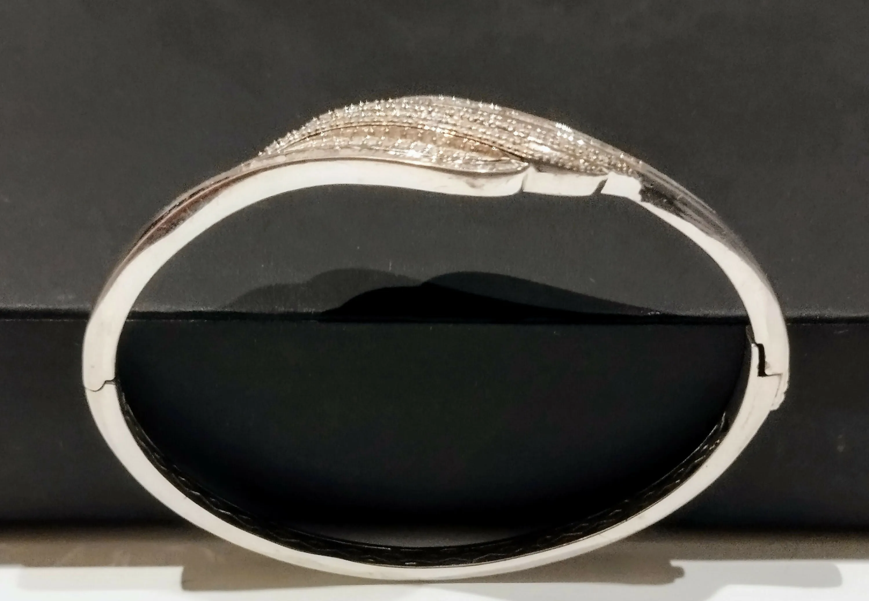 New 1Ct diamond silver oval bangle